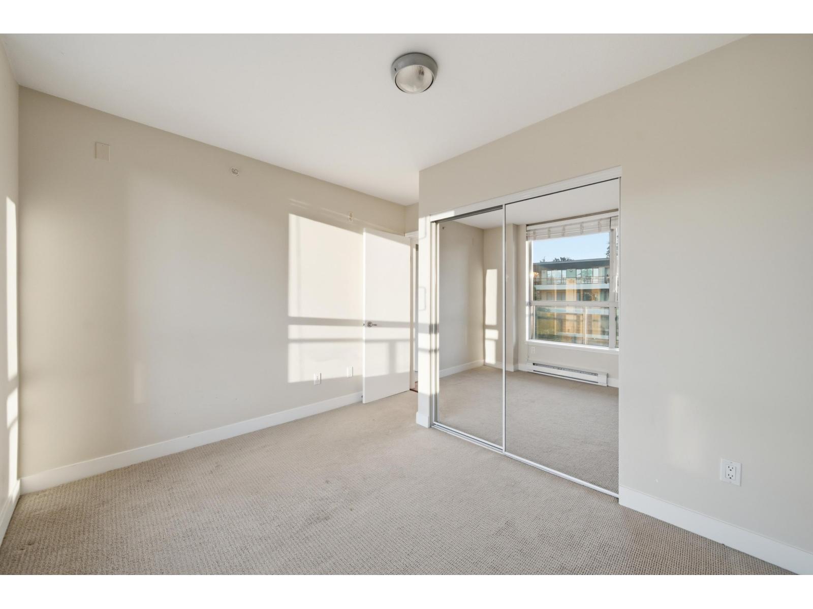 303 15777 Marine Drive Property Photo 13