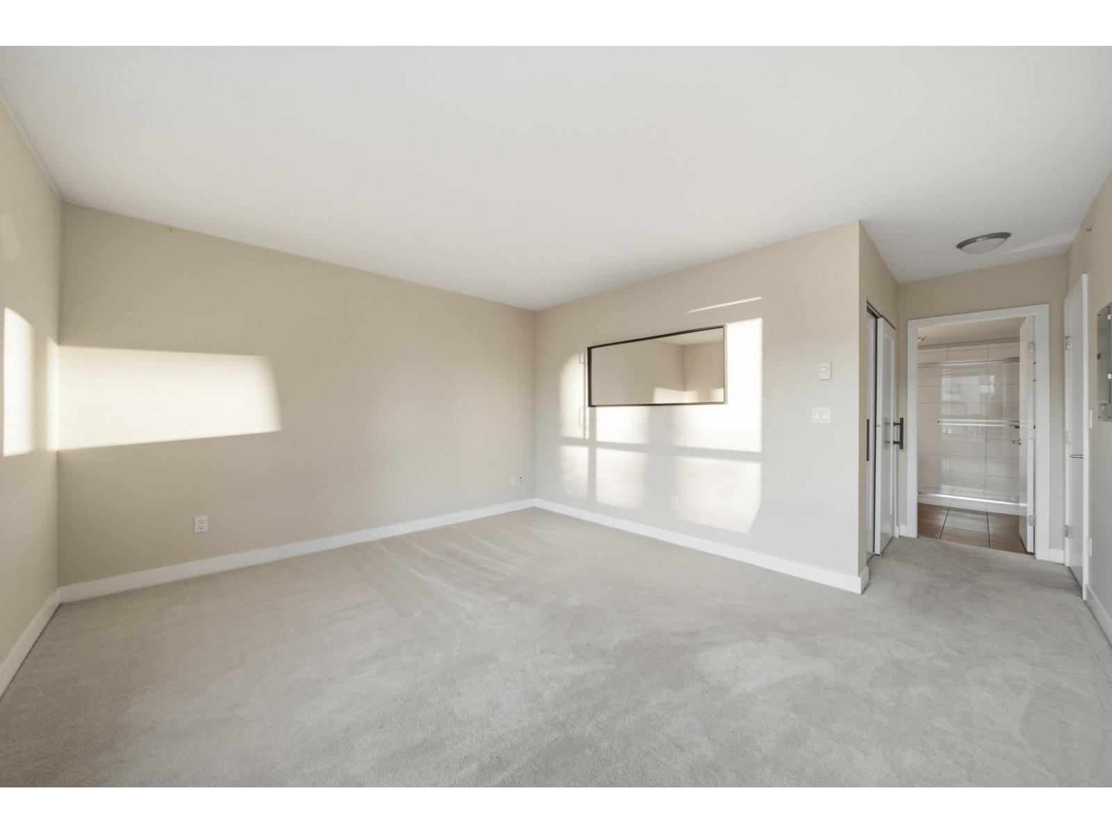 303 15777 Marine Drive Property Photo 16
