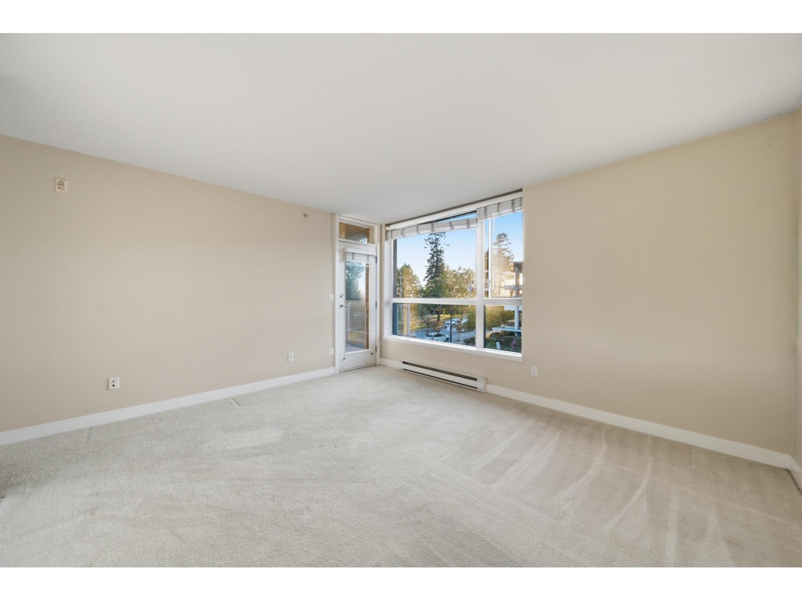 303 15777 Marine Drive Property Photo 17