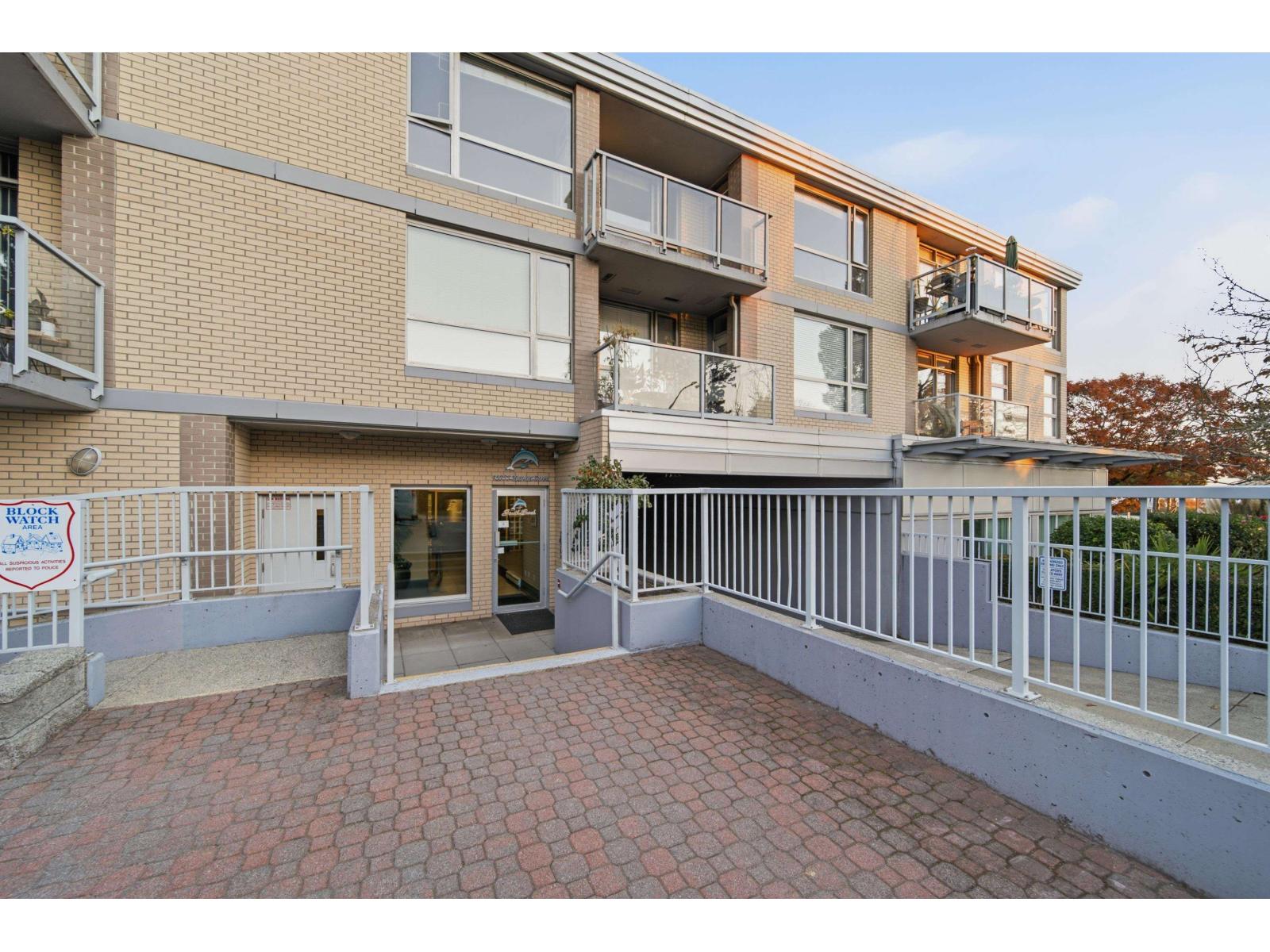 303 15777 Marine Drive Property Photo 22