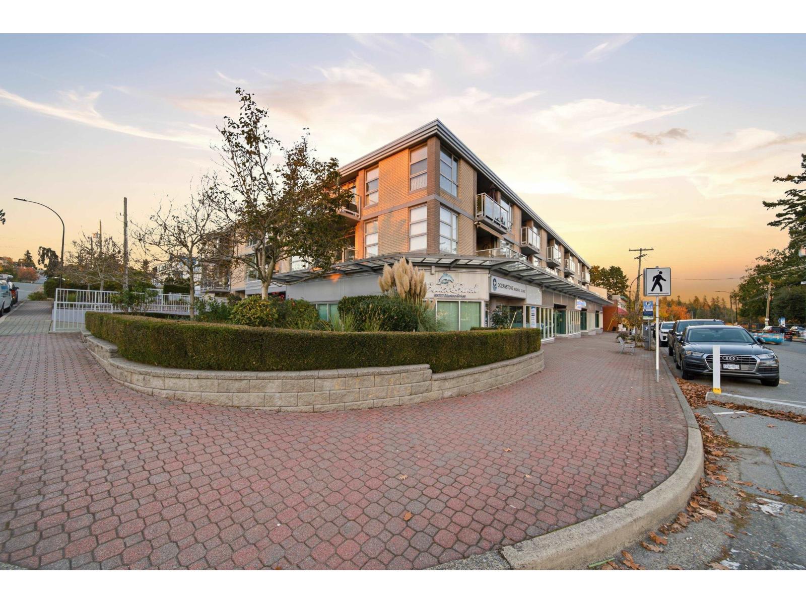 303 15777 Marine Drive Property Photo 23