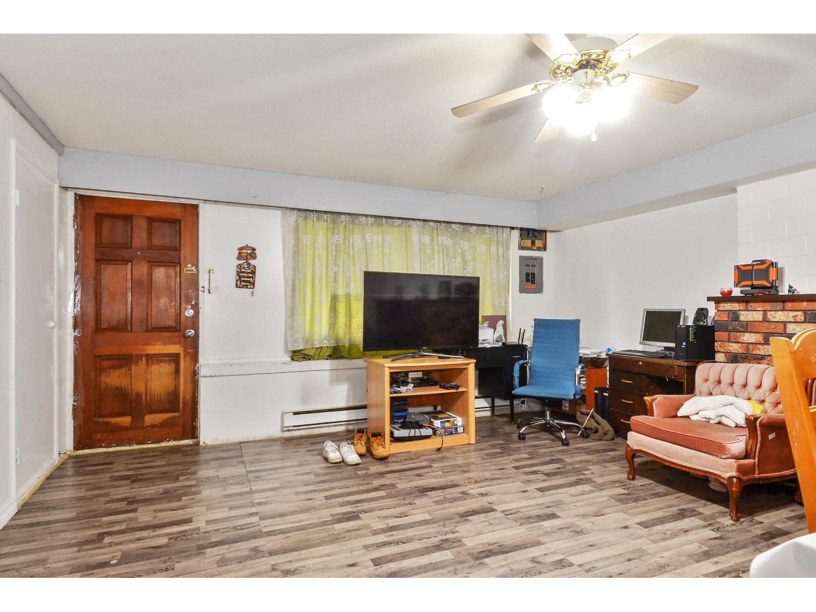 2058-2060 156 Street Property Photo 7