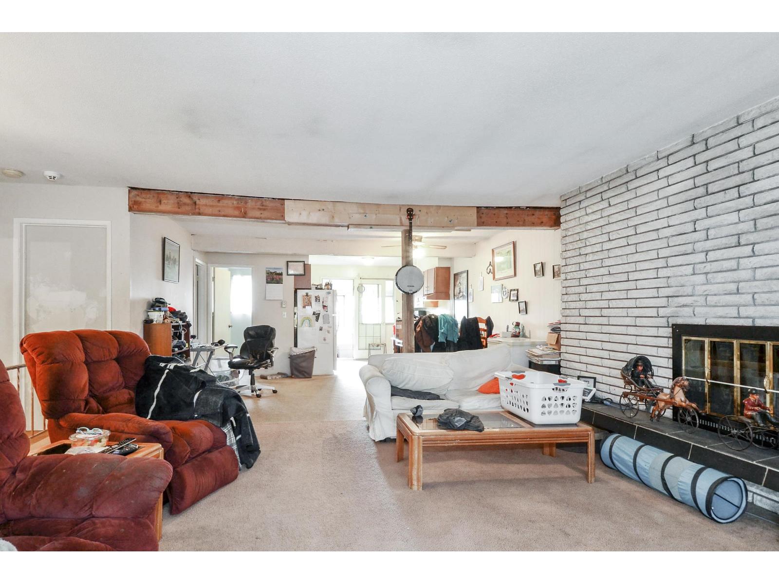 2058-2060 156 Street Property Photo 27