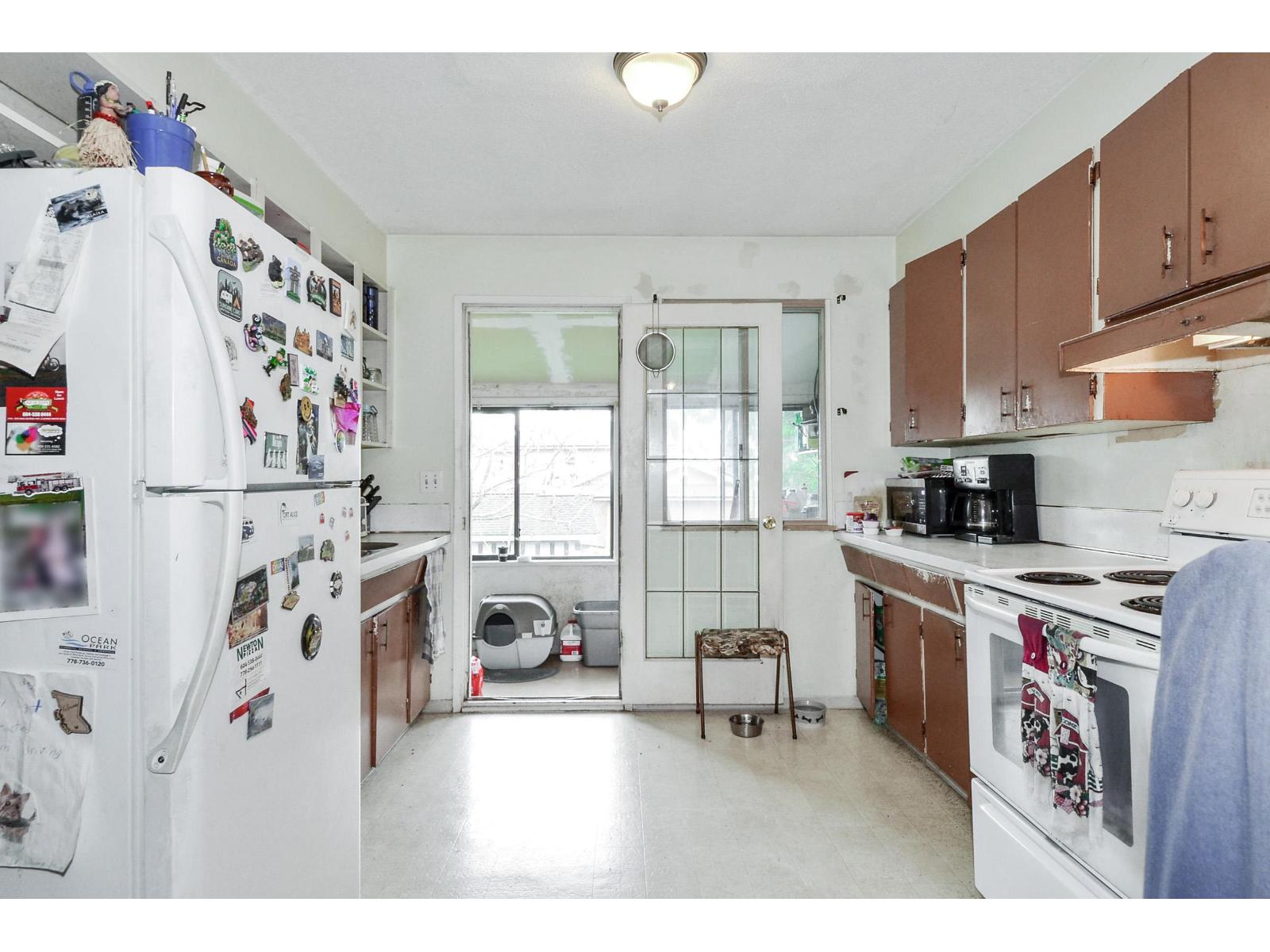 2058-2060 156 Street Property Photo 30