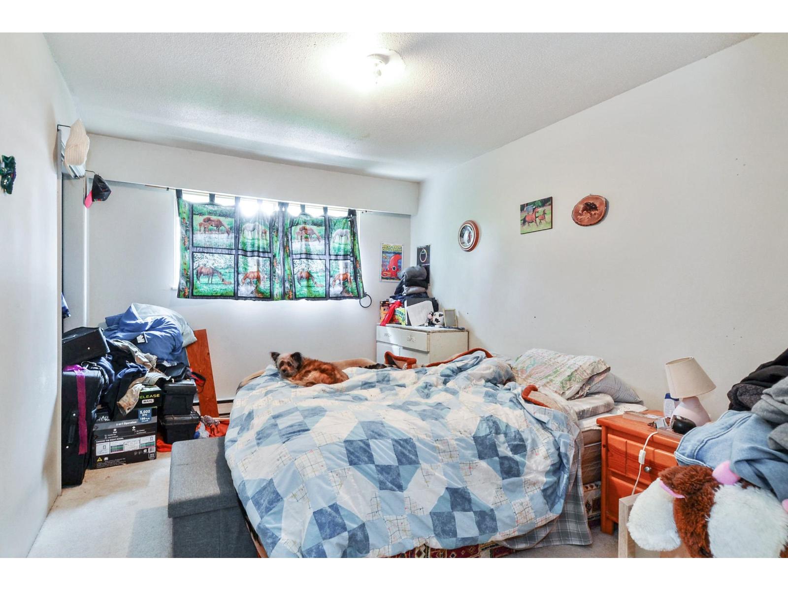 2058-2060 156 Street Property Photo 32