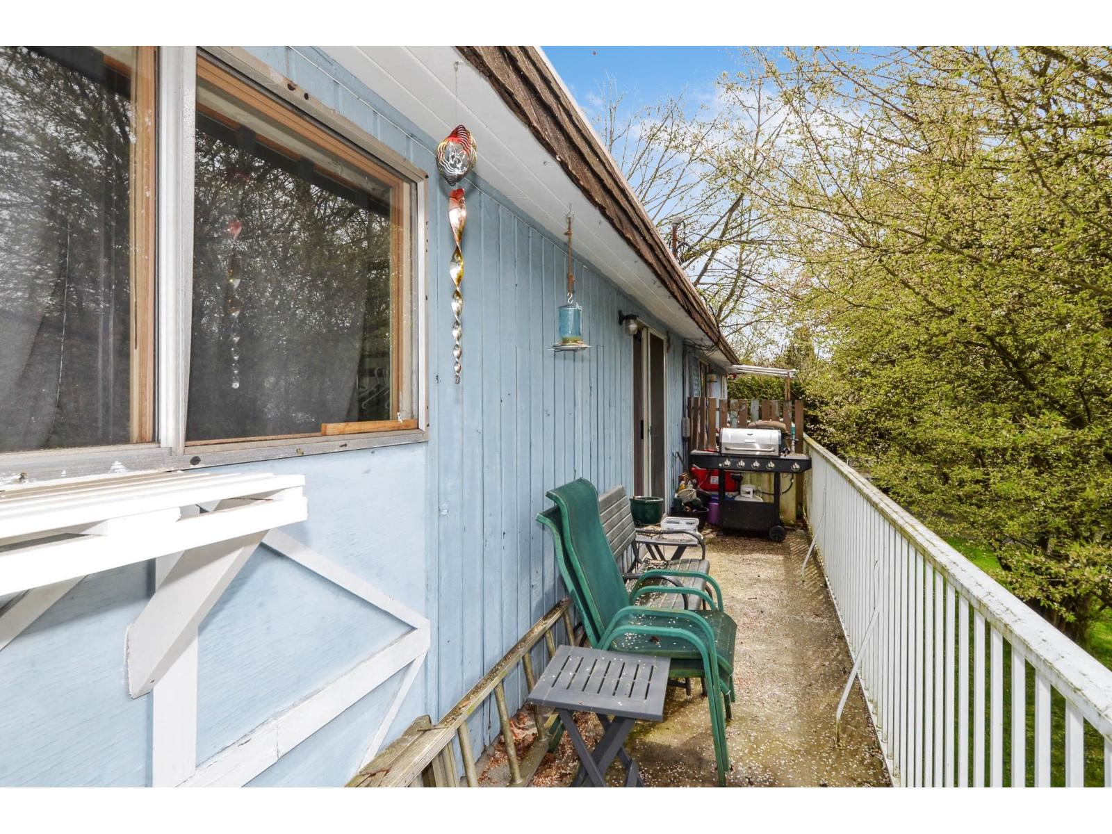 2058-2060 156 Street Property Photo 35