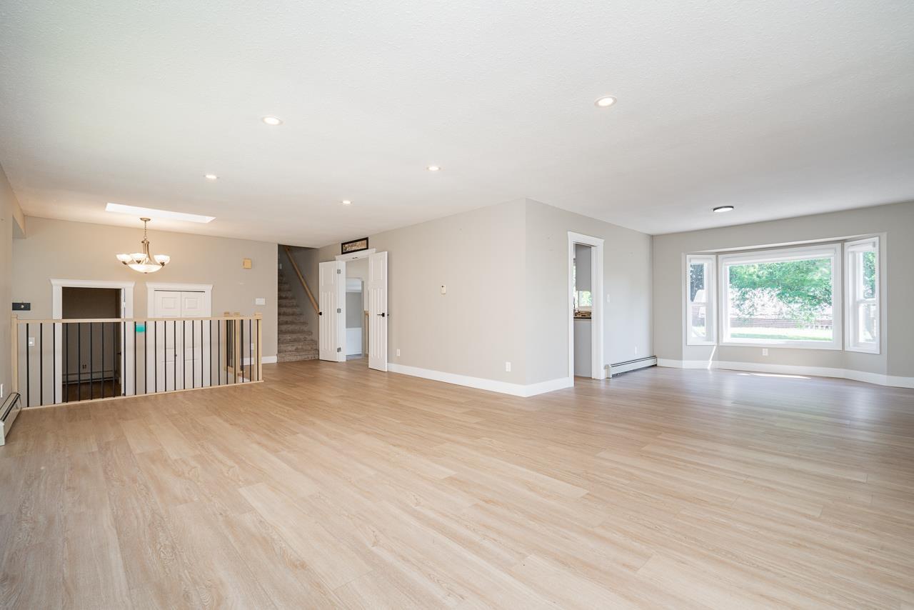 25016 59 Avenue Property Photo 6