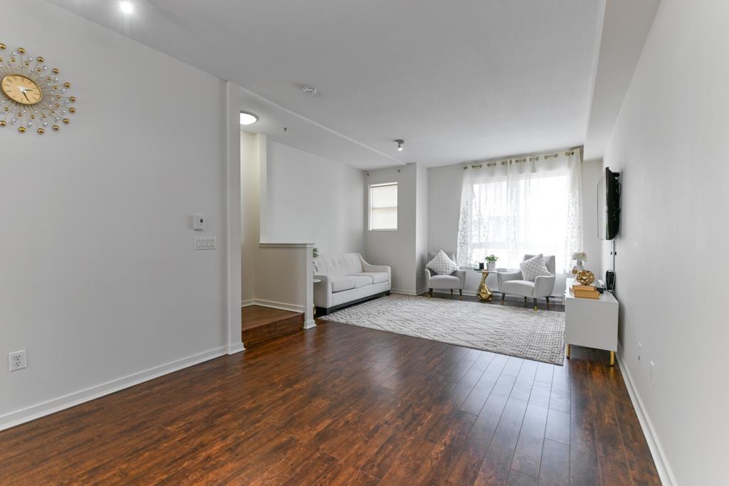 90 2729 158 Street Property Photo 10