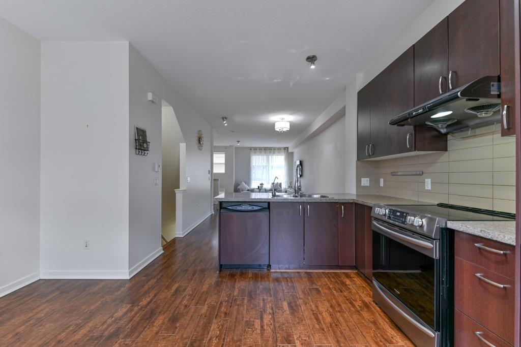 90 2729 158 Street Property Photo 13
