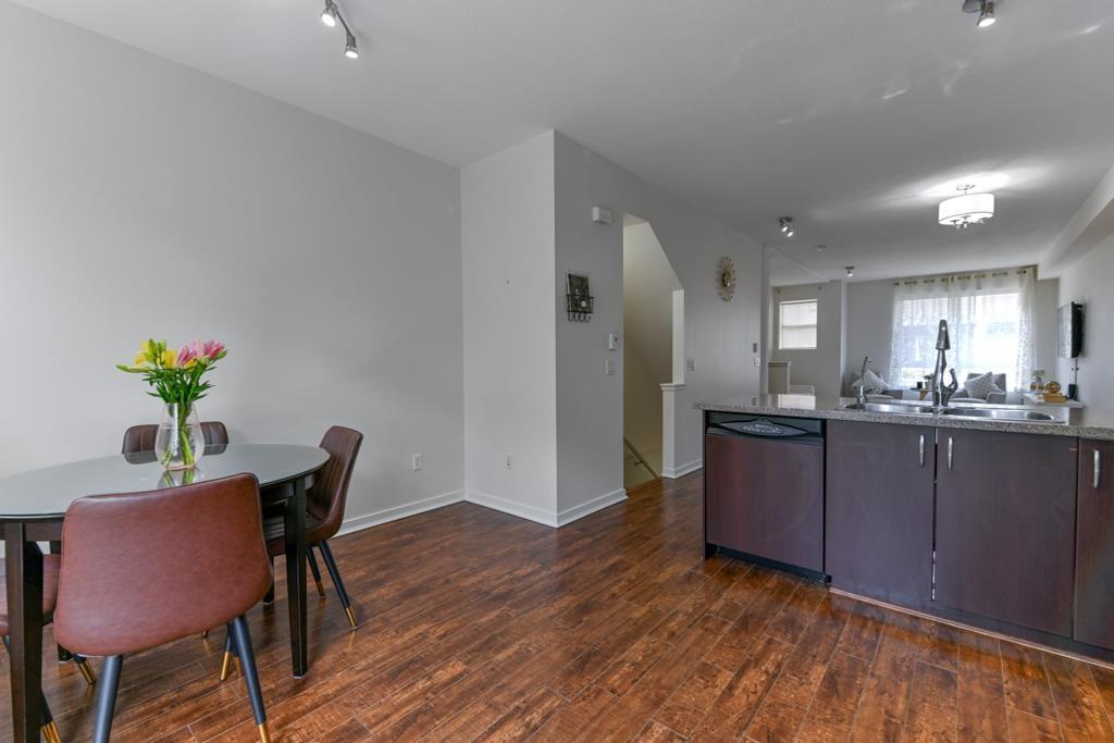 90 2729 158 Street Property Photo 14