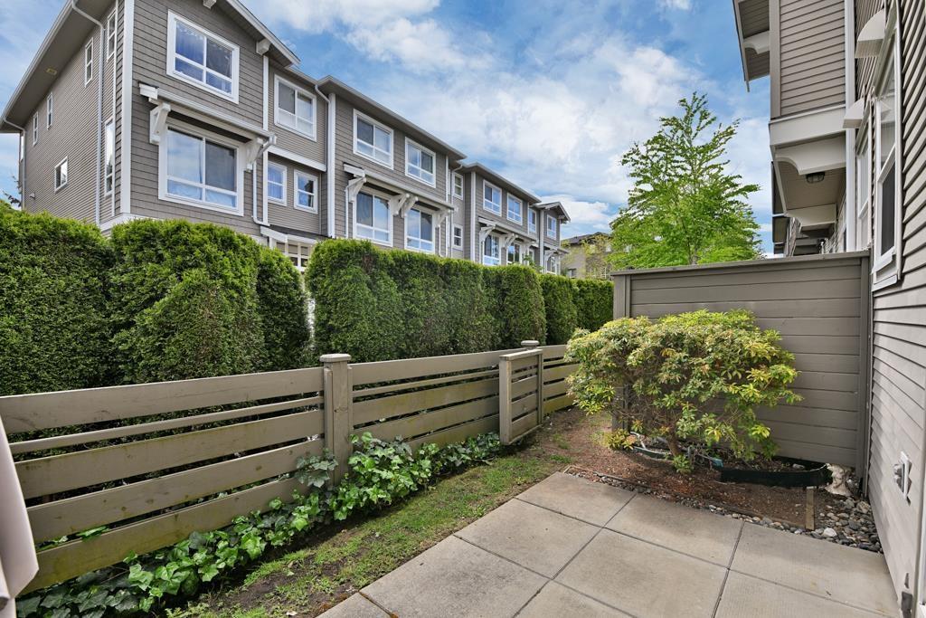 90 2729 158 Street Property Photo 20