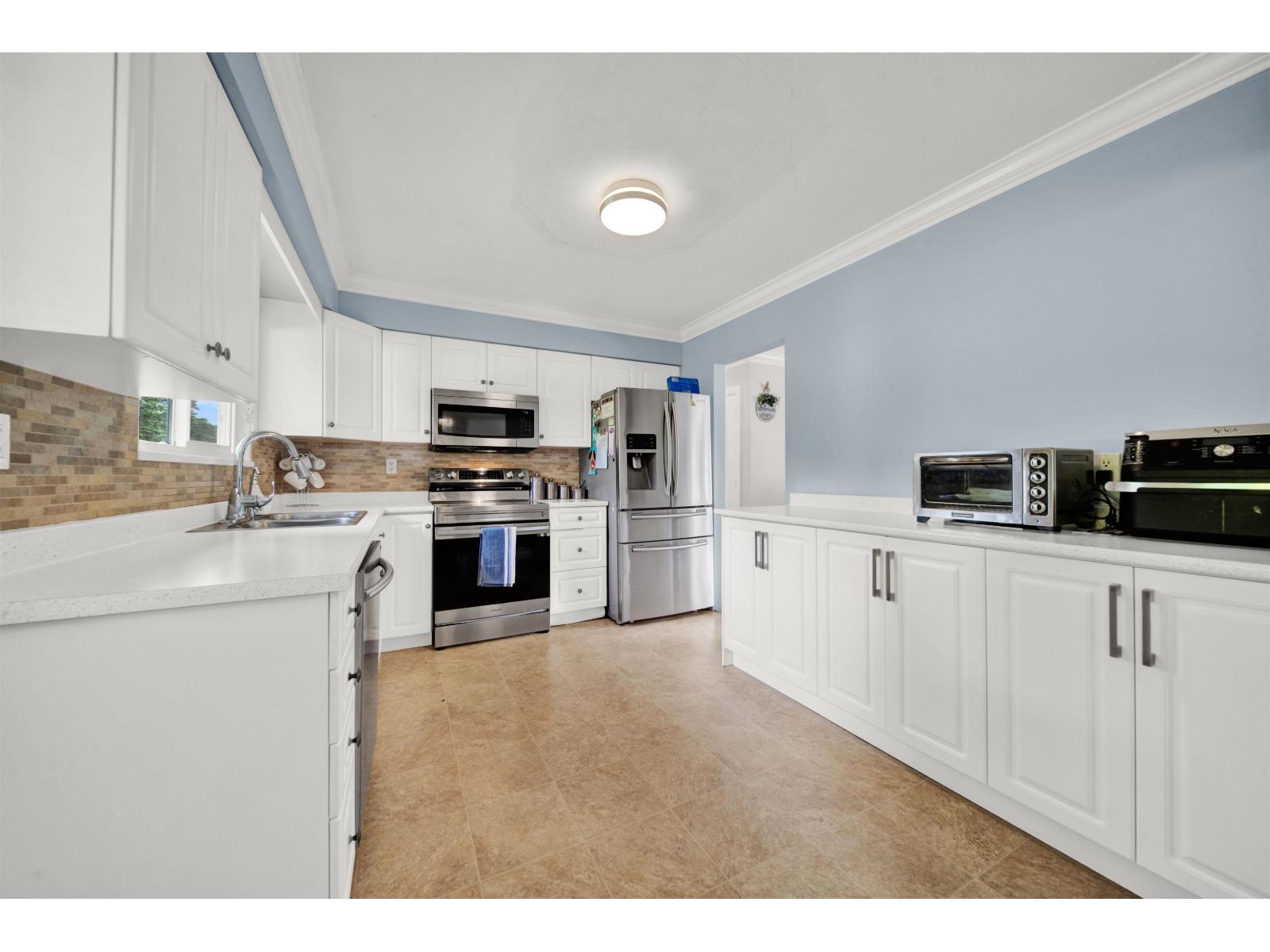 9088 146a Street Property Photo 10