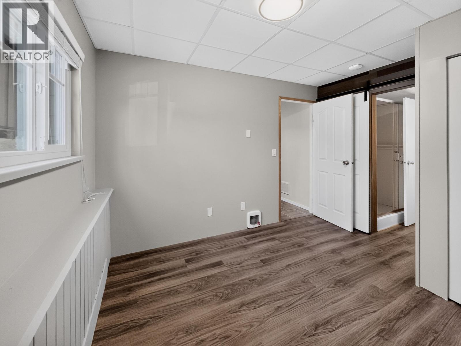 21066 Glenwood Avenue Property Photo 10