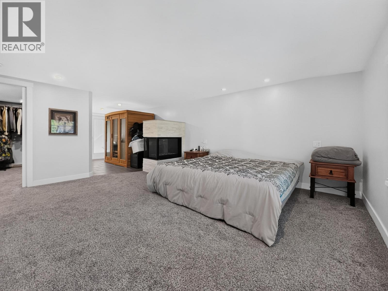 21066 Glenwood Avenue Property Photo 13