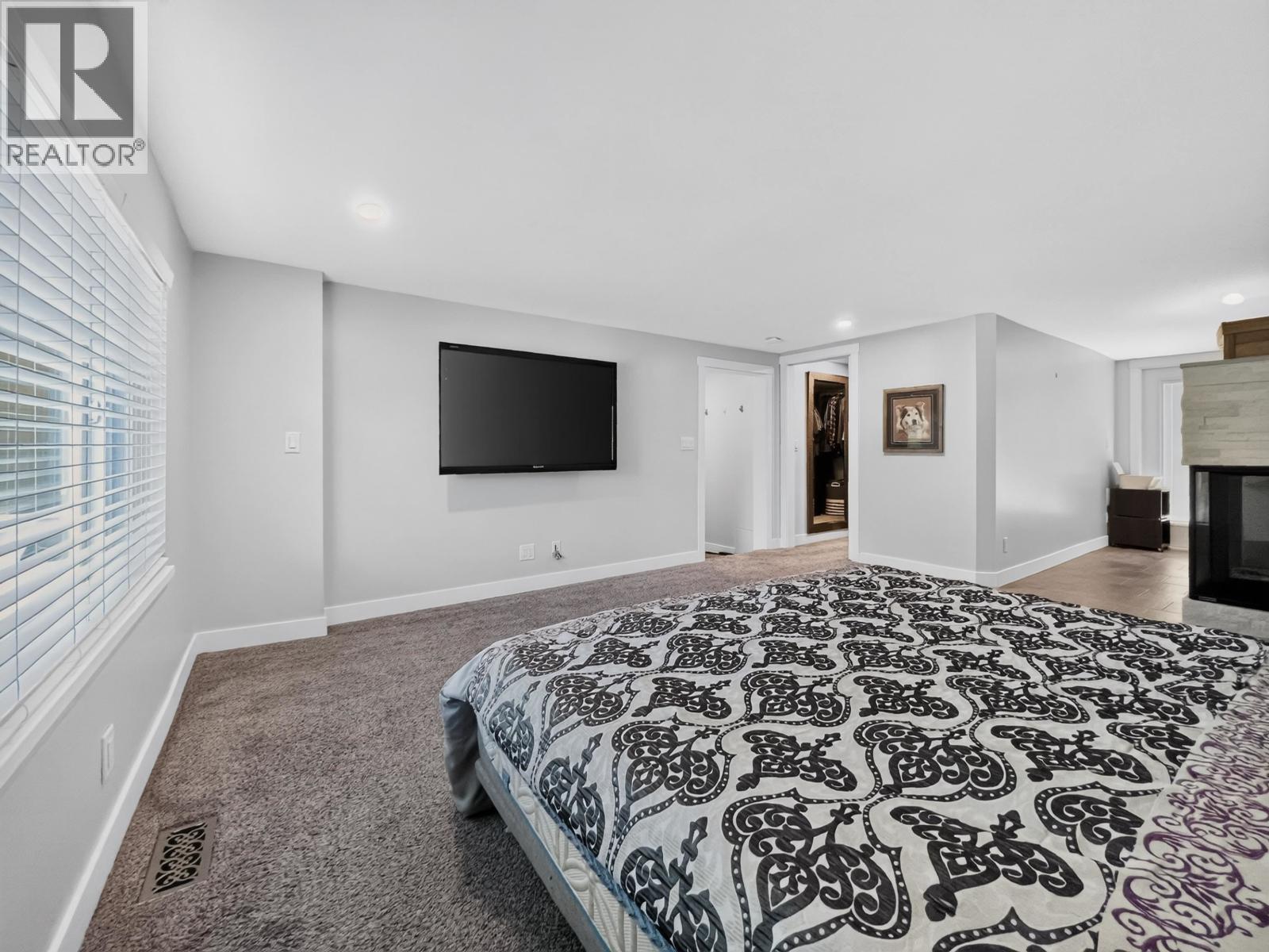 21066 Glenwood Avenue Property Photo 14