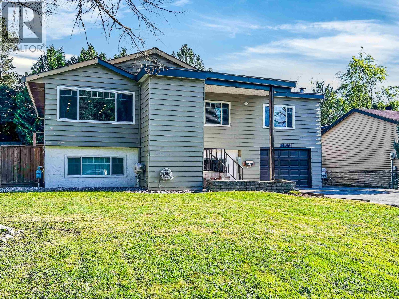 21066 Glenwood Avenue Property Photo 37