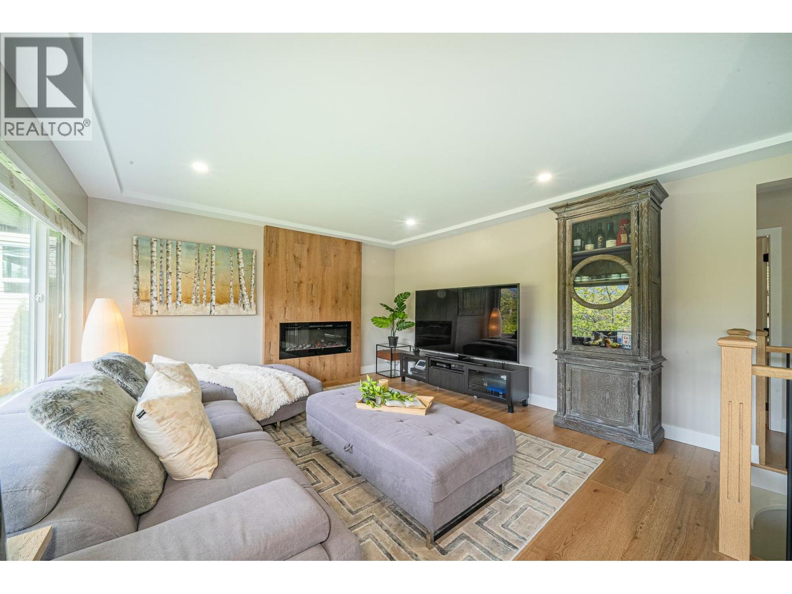 880 Jefferson Avenue Property Photo 8