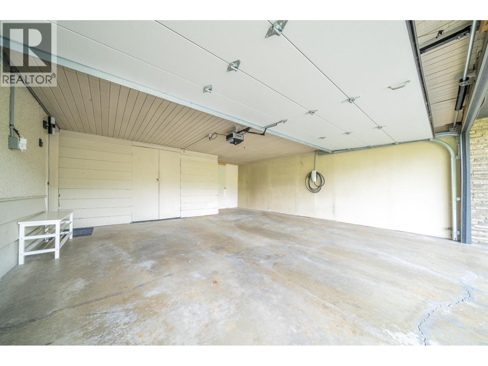 880 Jefferson Avenue Property Photo 34