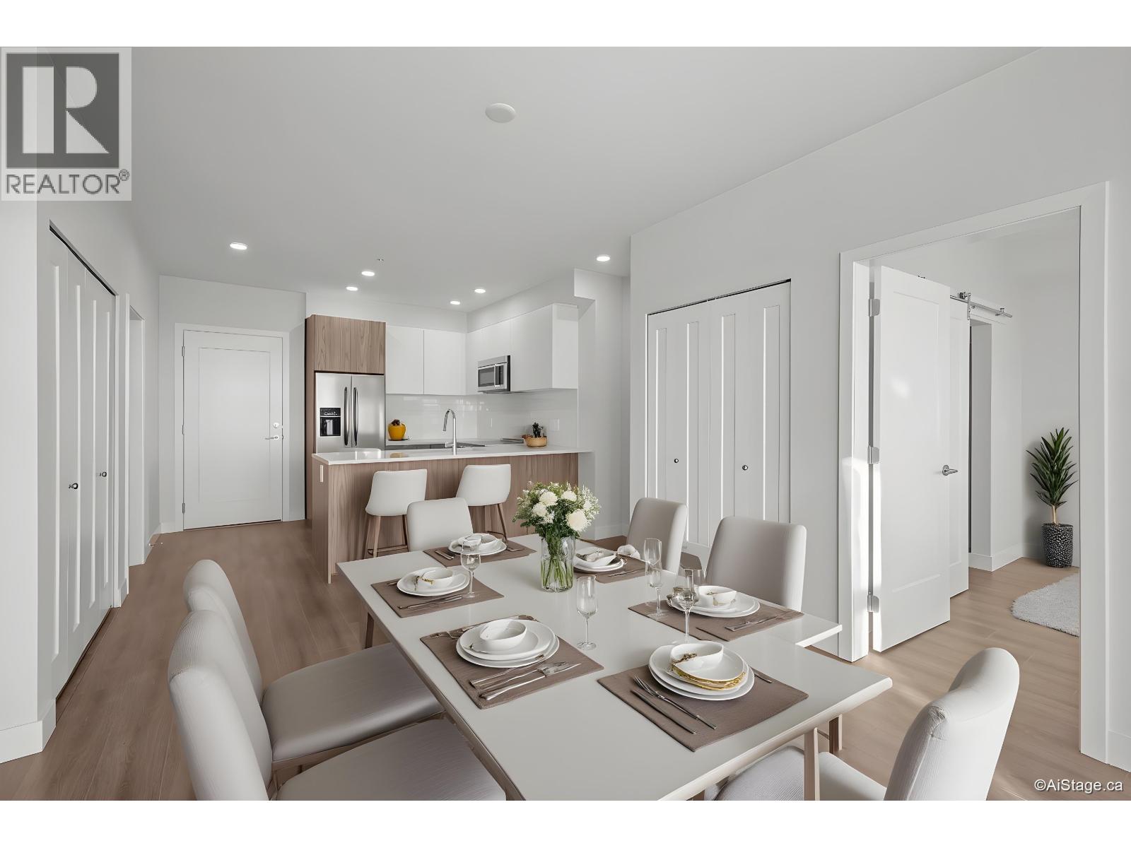 303 5535 Hastings Street Property Photo 1