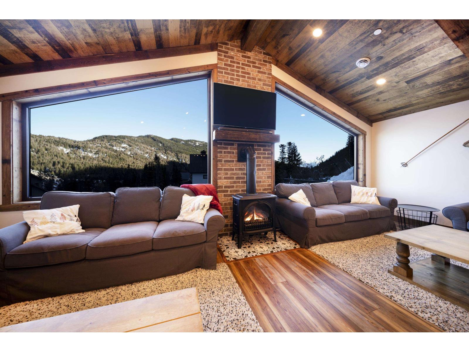 #1 20942 Snowflake Crescent Property Photo 6