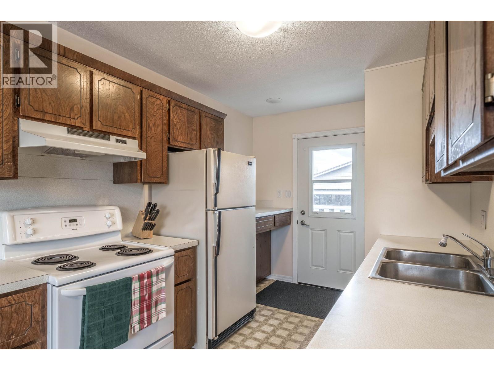 240 Dogwood Avenue Property Photo 3