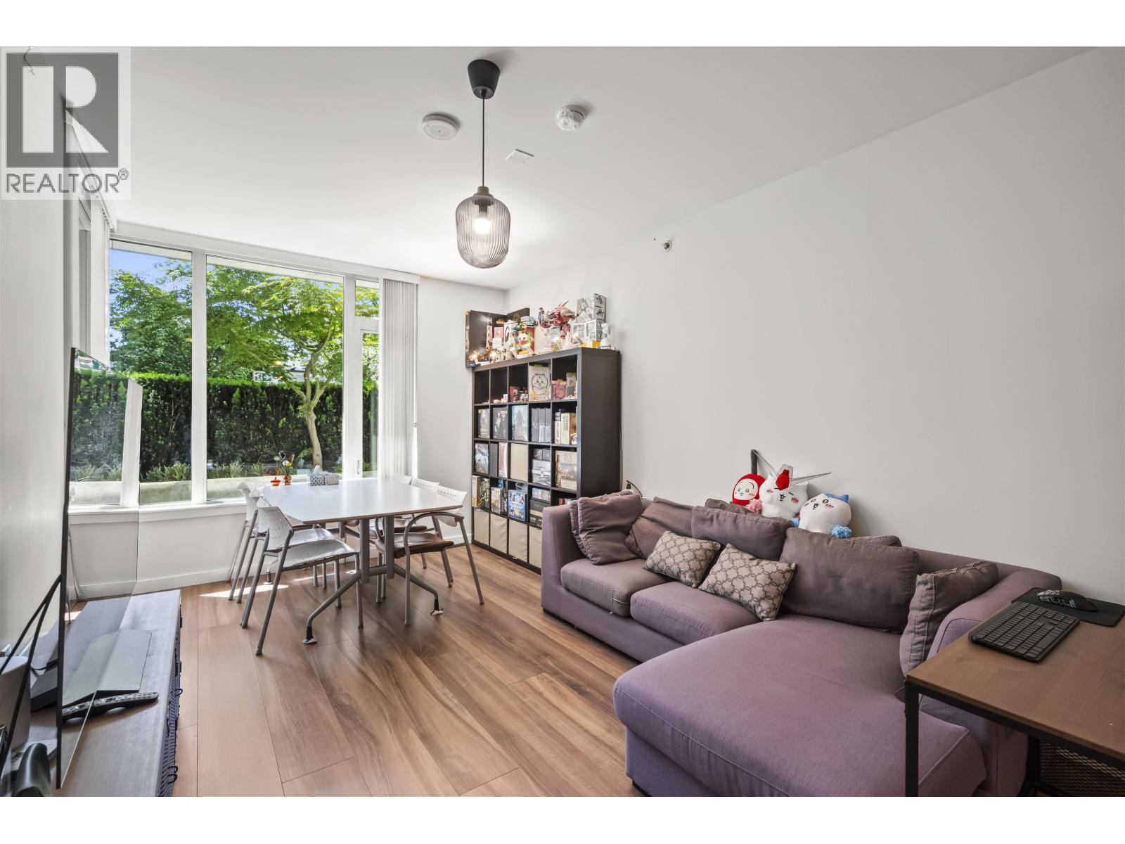 515 8688 HAZELBRIDGE WAY Property Photo 1