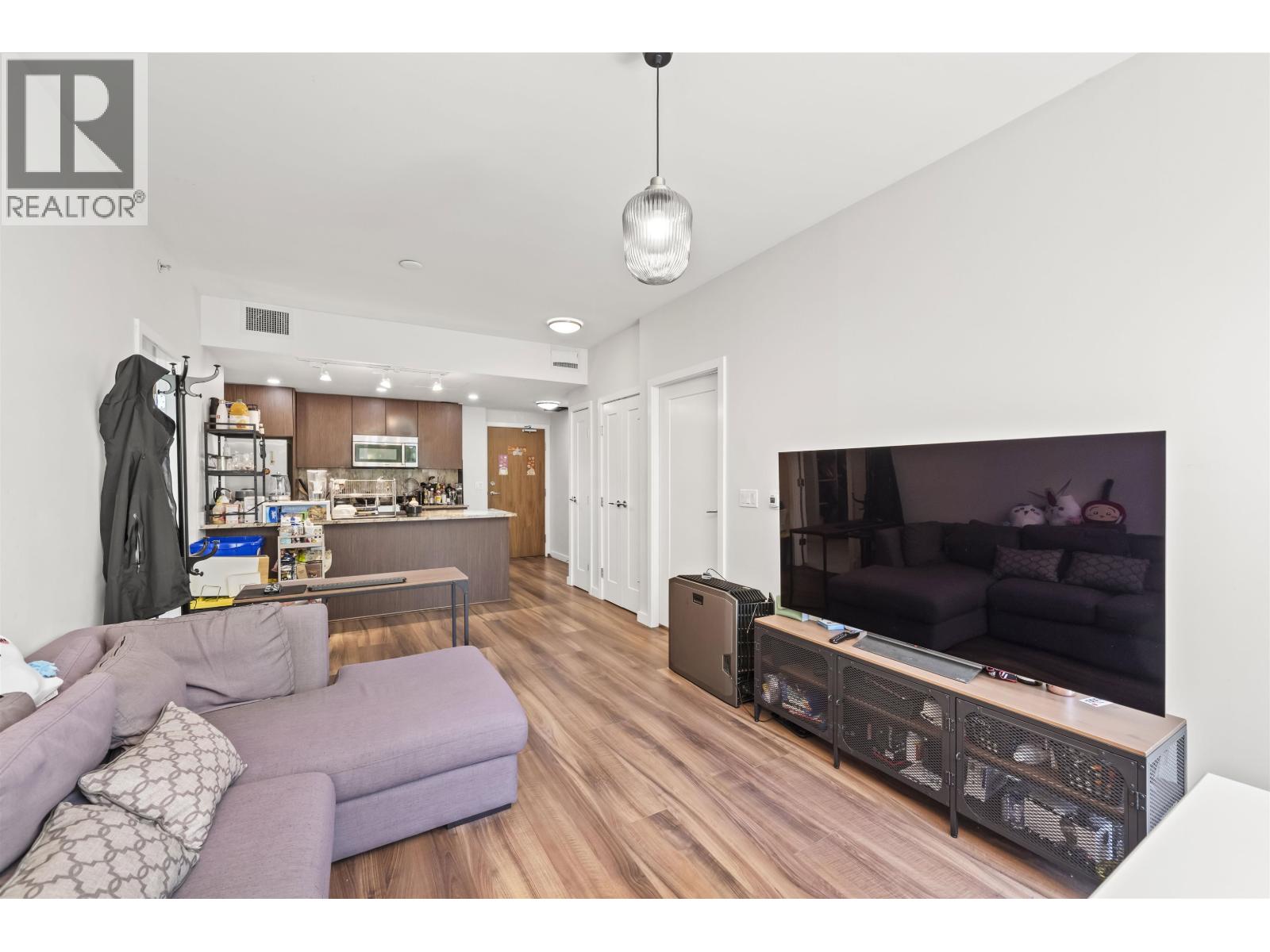 515 8688 Hazelbridge Way Property Photo 8