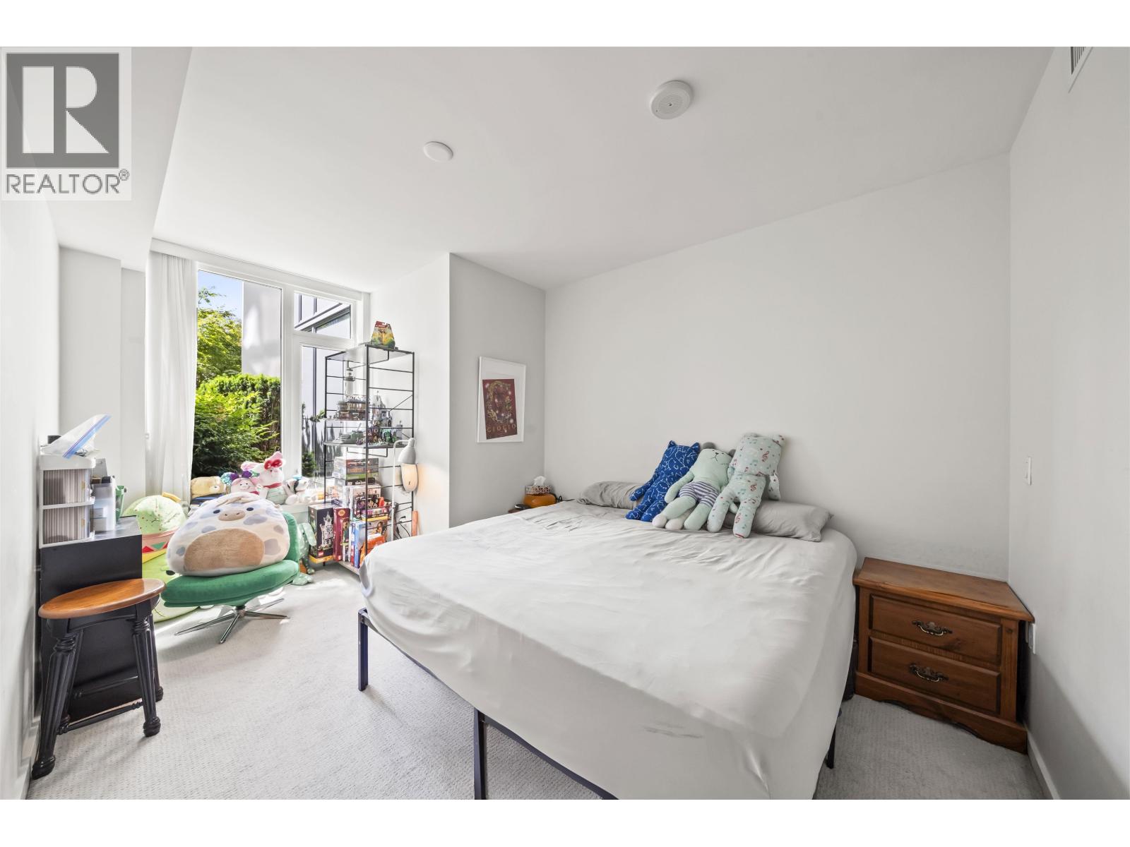 515 8688 Hazelbridge Way Property Photo 9