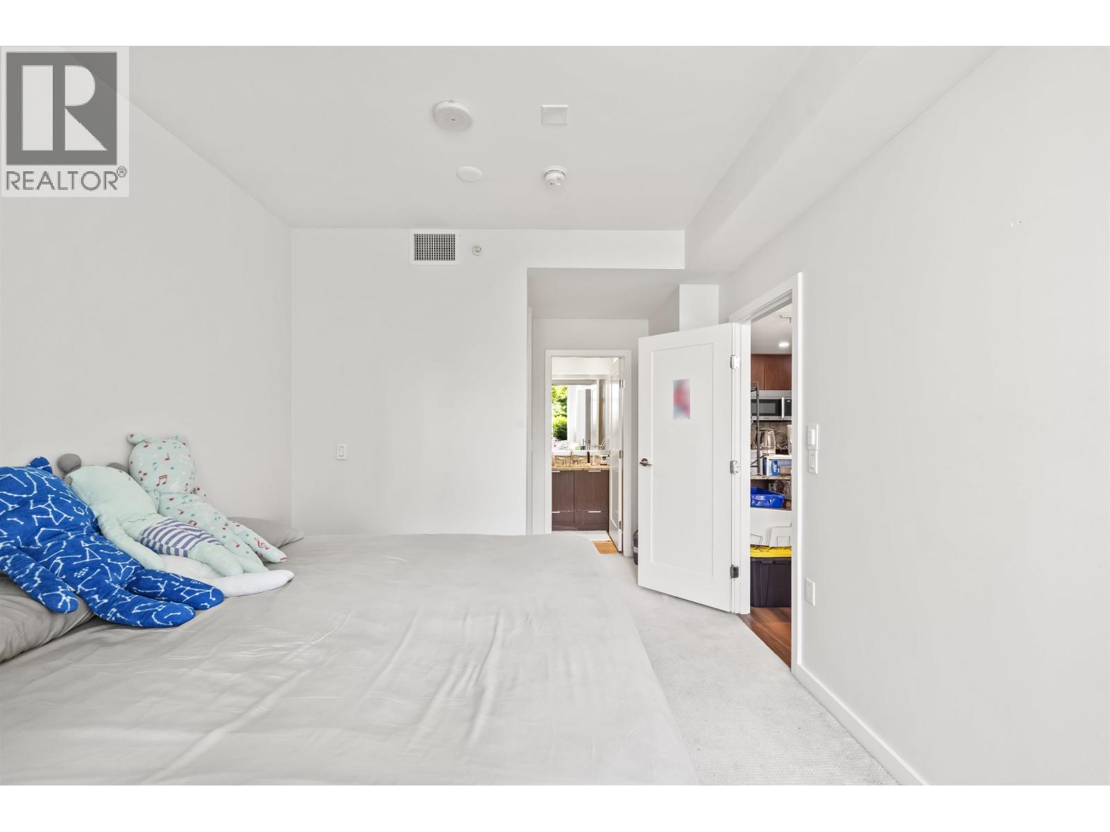 515 8688 Hazelbridge Way Property Photo 11