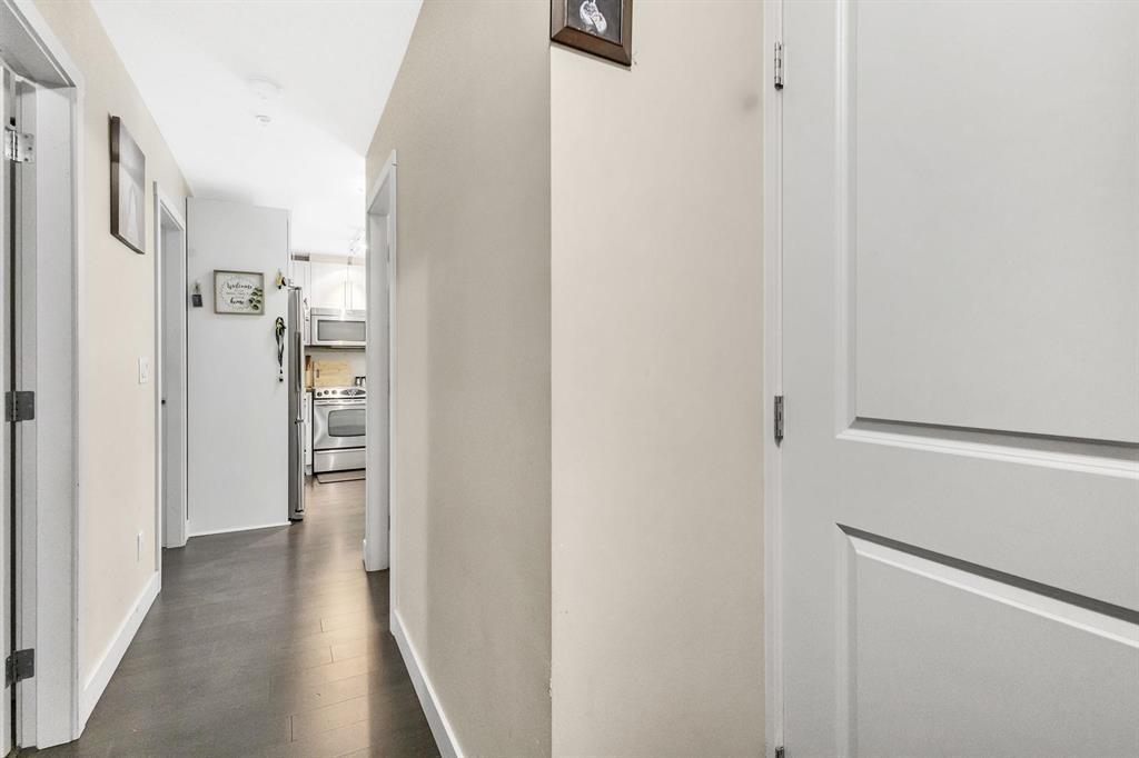 413 14358 60 Avenue Property Photo 9