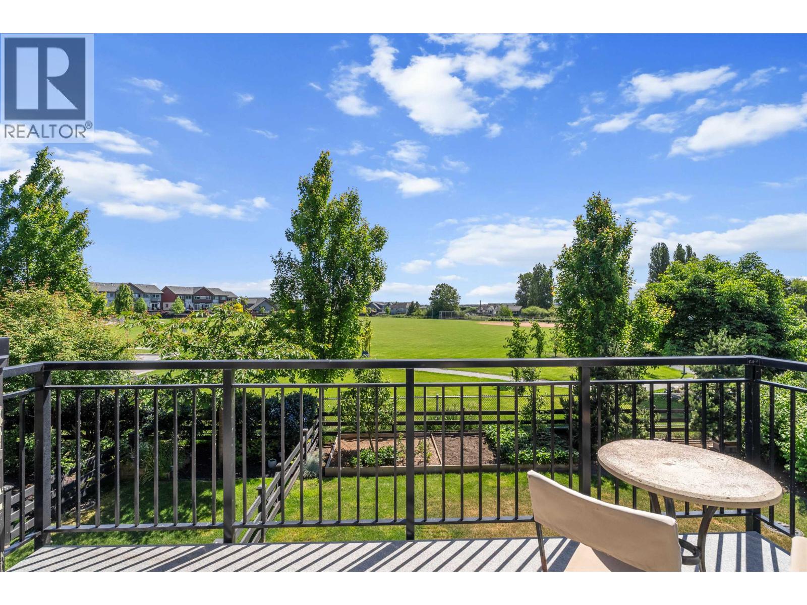 39 4292 Wolf Way Property Photo 9