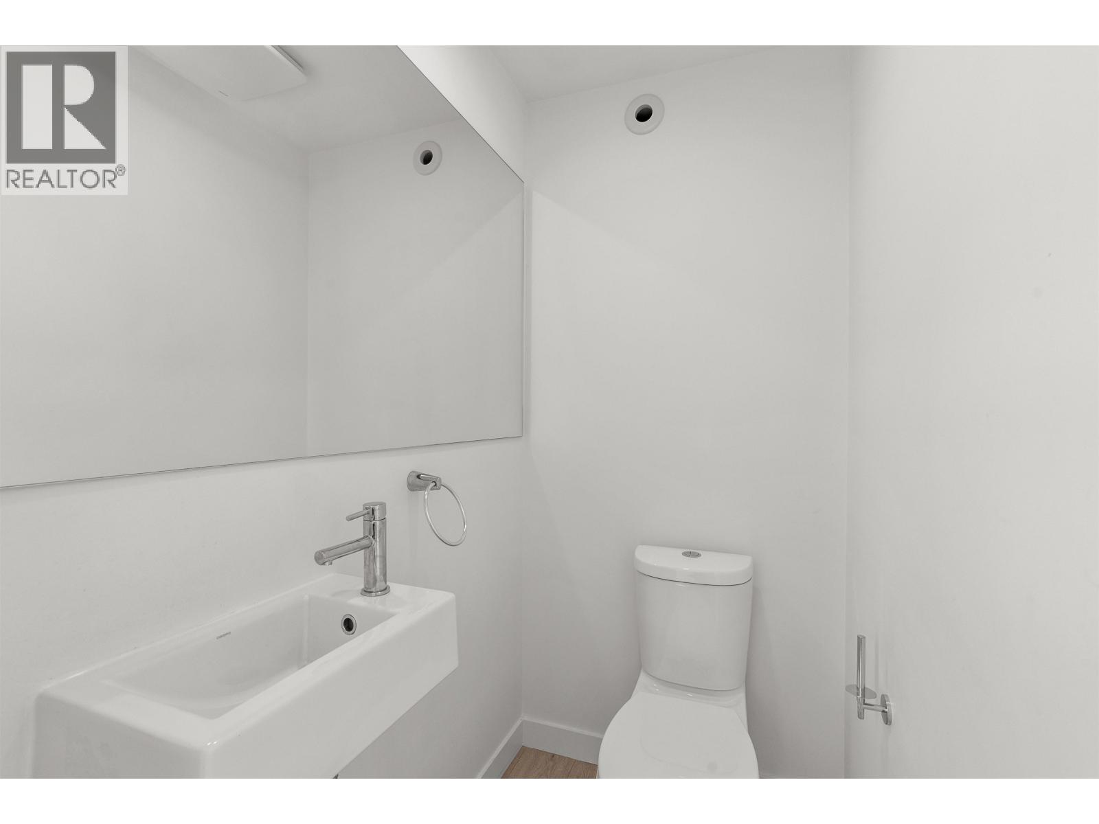 39 4292 Wolf Way Property Photo 12