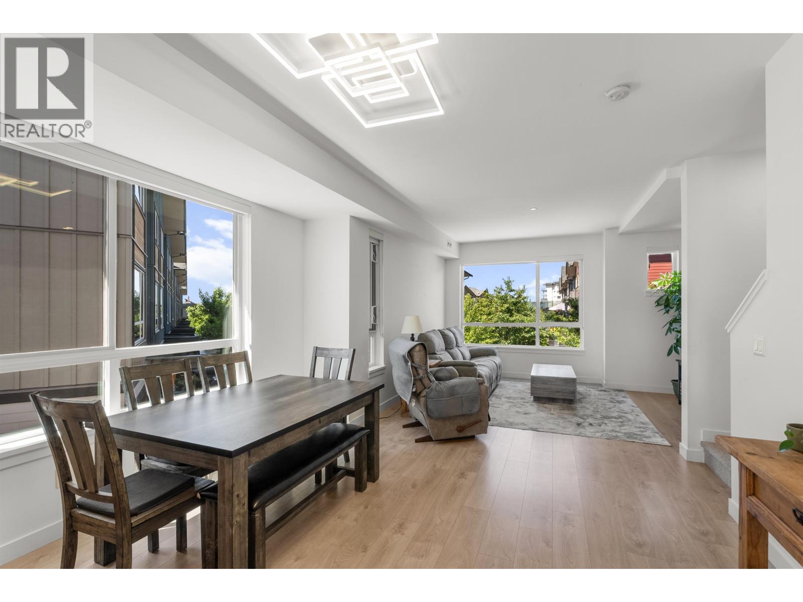39 4292 Wolf Way Property Photo 16