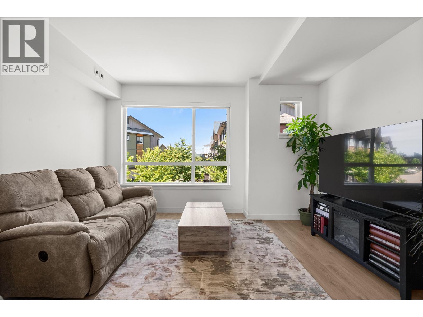 39 4292 Wolf Way Property Photo 17
