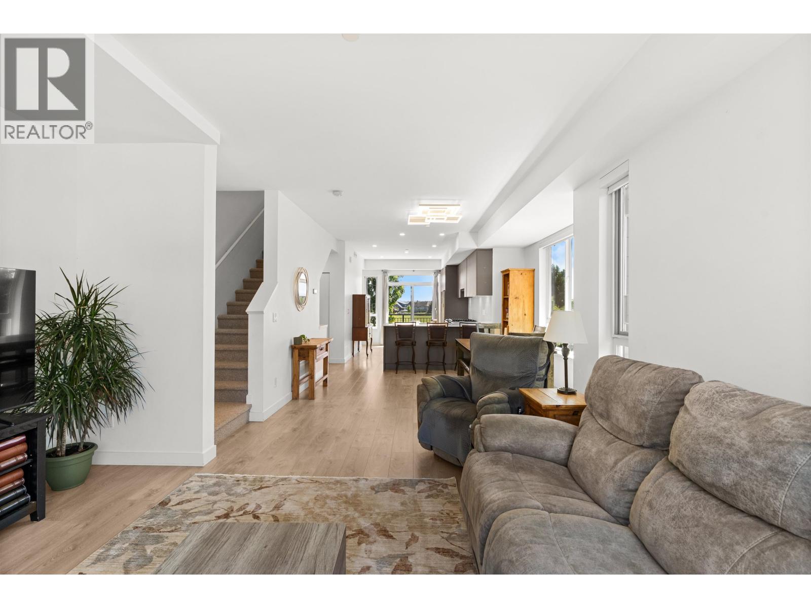 39 4292 Wolf Way Property Photo 19