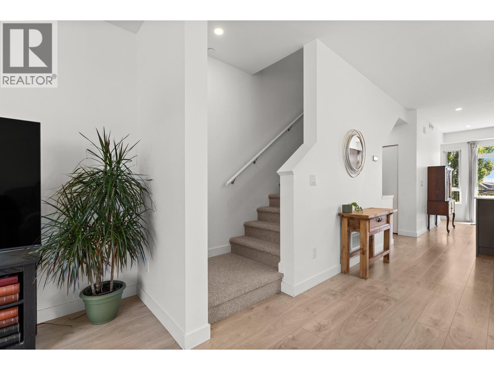 39 4292 Wolf Way Property Photo 20
