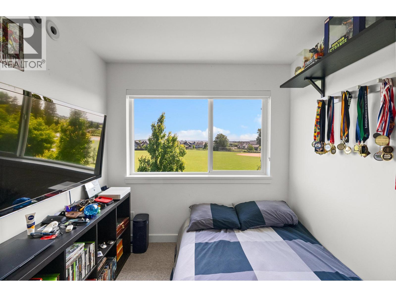 39 4292 Wolf Way Property Photo 24