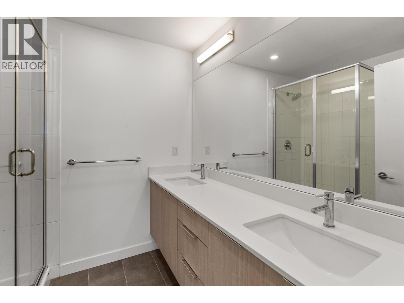 39 4292 Wolf Way Property Photo 31