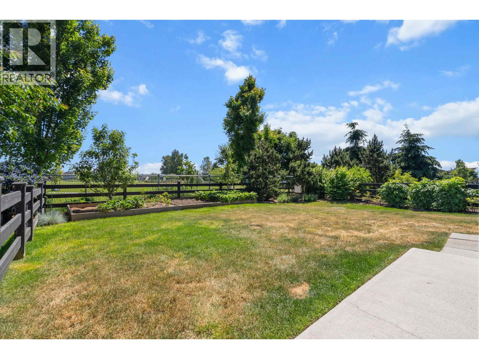 39 4292 Wolf Way Property Photo 35