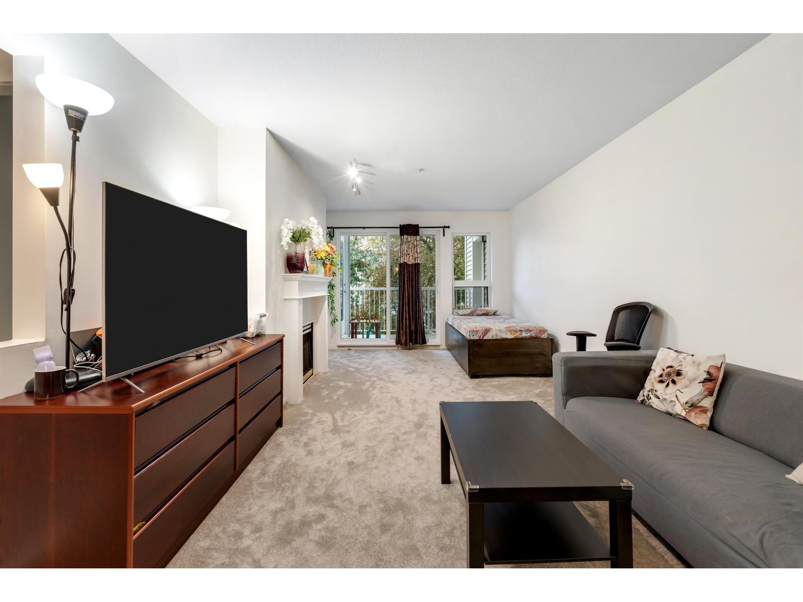 308 9688 148 Street Property Photo 5