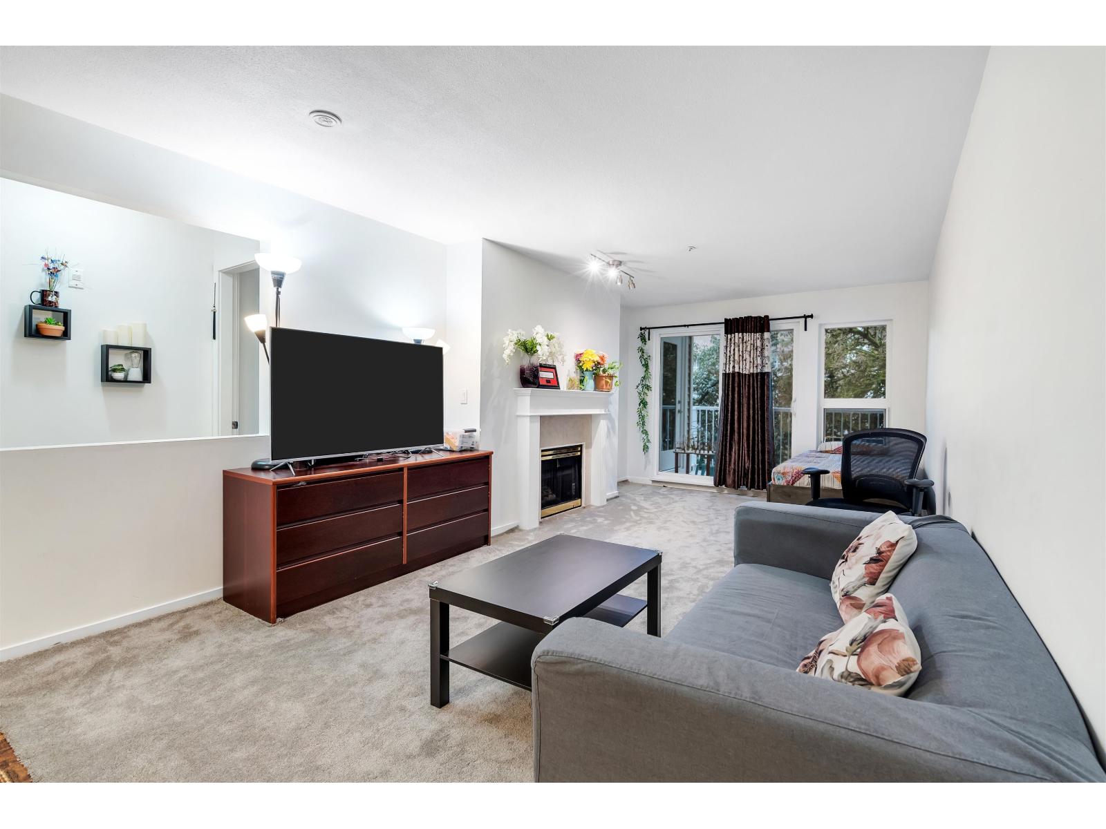 308 9688 148 Street Property Photo 8