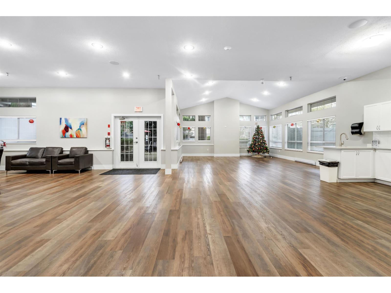 308 9688 148 Street Property Photo 11