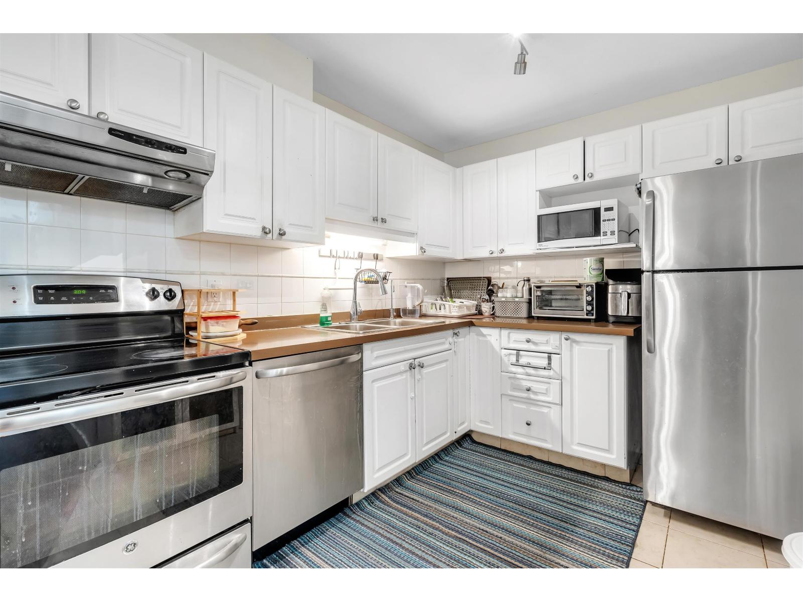 308 9688 148 Street Property Photo 12