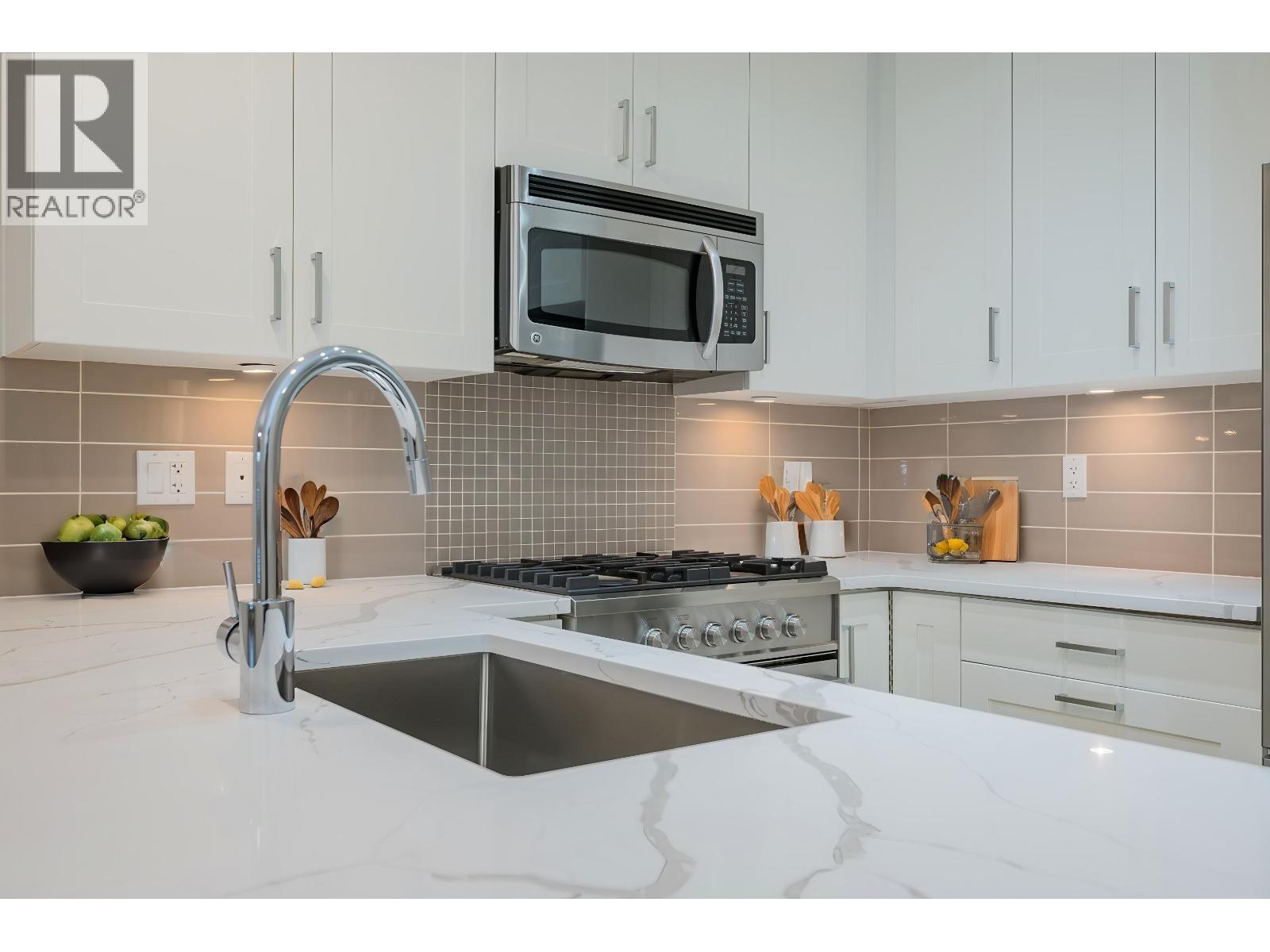 101 5099 Springs Boulevard Property Photo 7