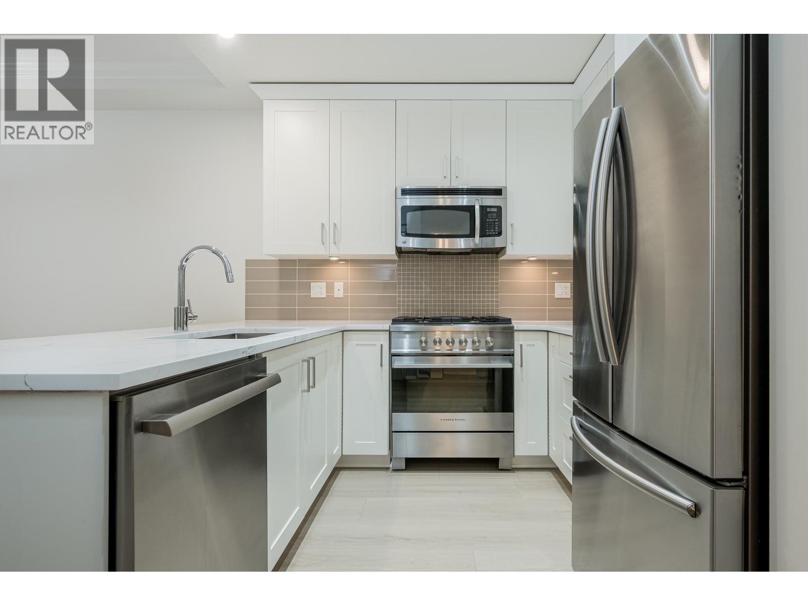 101 5099 Springs Boulevard Property Photo 8