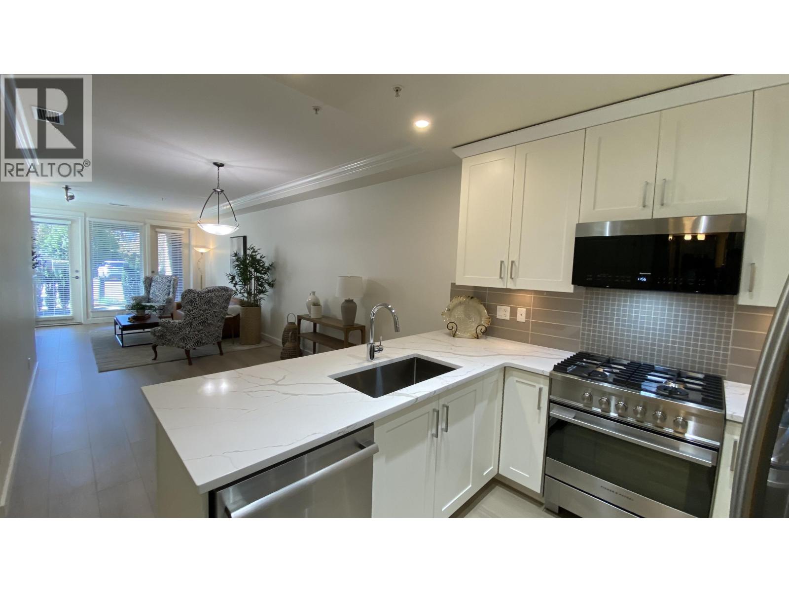 101 5099 Springs Boulevard Property Photo 8