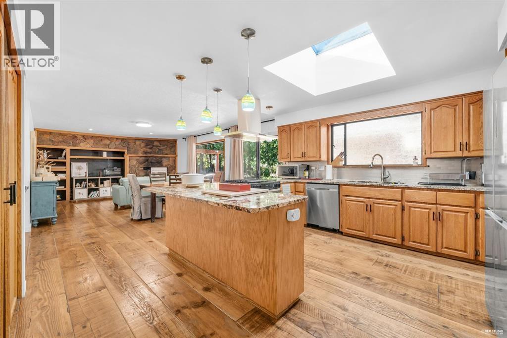 12643 Garibaldi Street Property Photo 2