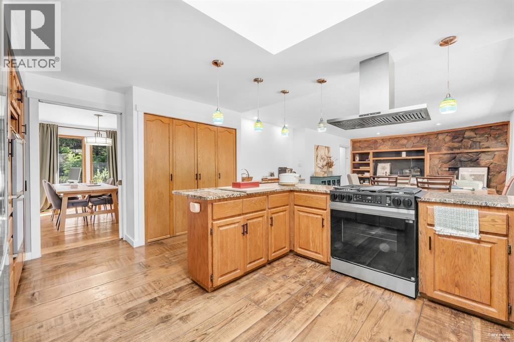 12643 Garibaldi Street Property Photo 5