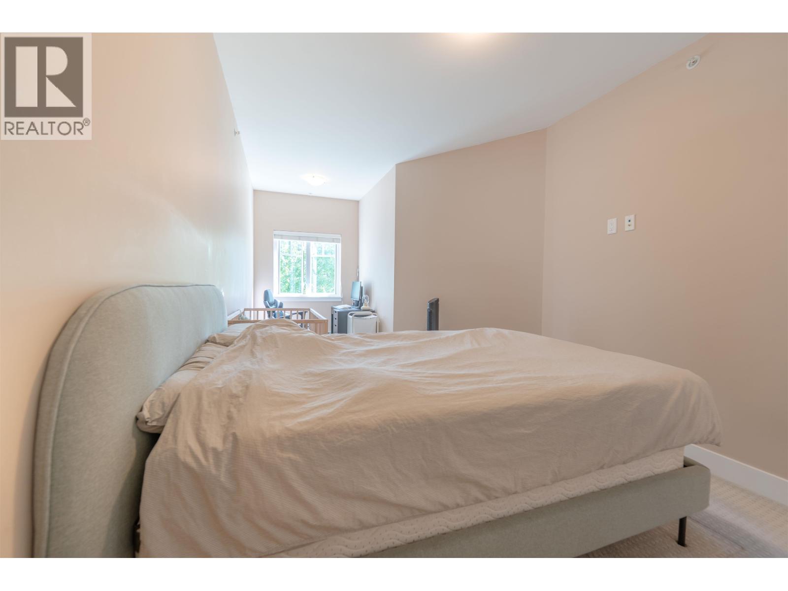 205 2263 Triumph Street Property Photo 16
