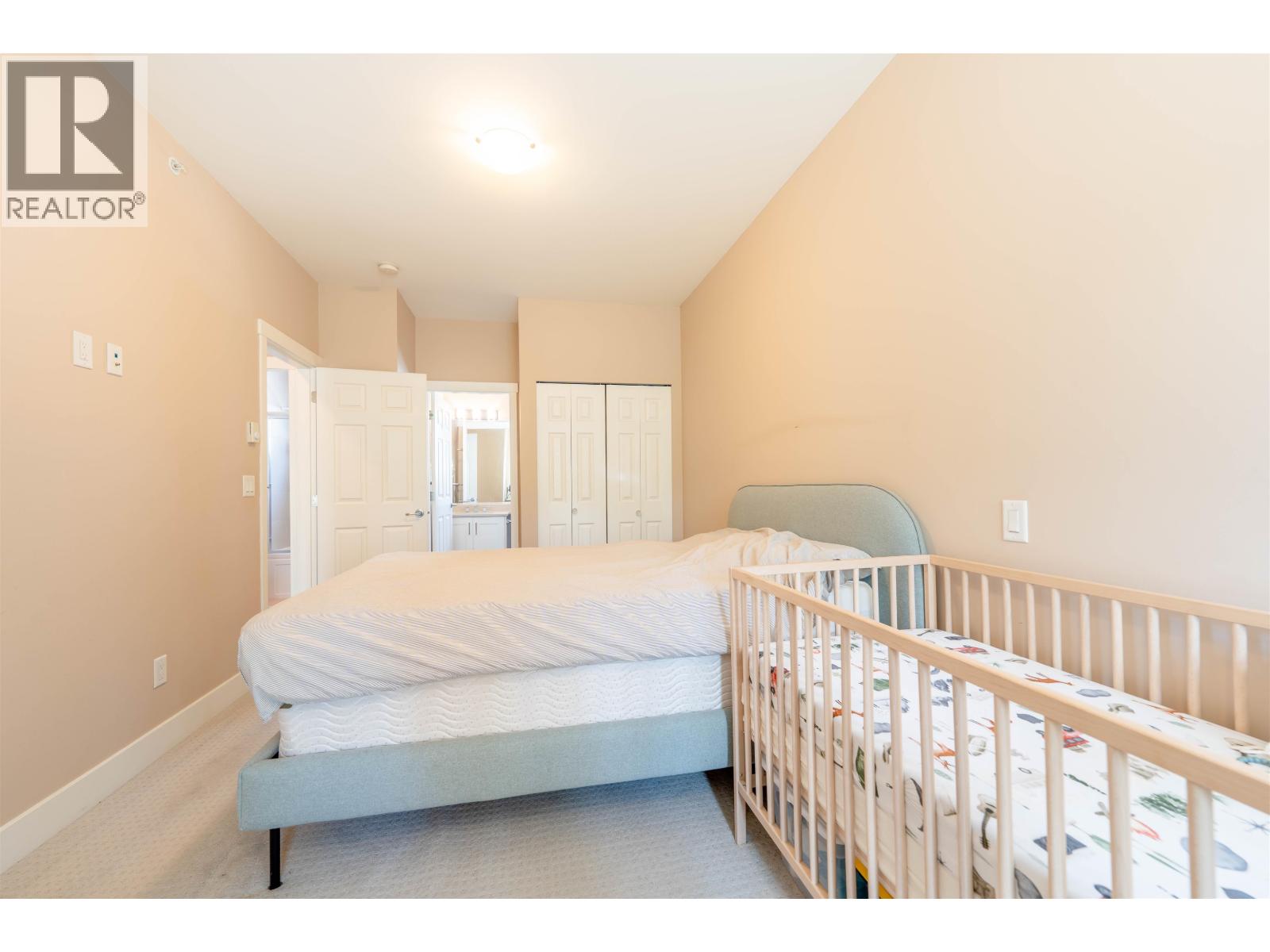 205 2263 Triumph Street Property Photo 19